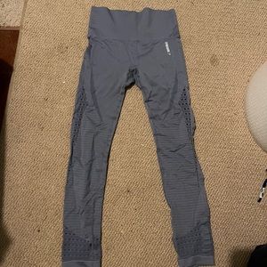 Gym shark leggings